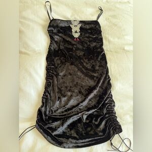 Black Velvet mini Dress with Butterfly Embroidery Gangyoung Small